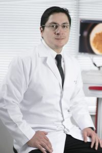 Dr. Víctor Pinos